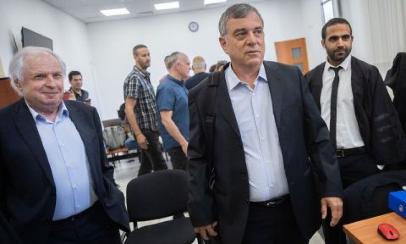 פילבר ואלוביץ בבית המשפט [צילום: יונתן זינדל, פלאש 90]