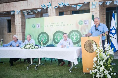 אביגדור ליברמן, המנכ"ל נחום איצקוביץ, אלון שוסטר, עודד פורר [צילום: עודד קרני/לע"מ]