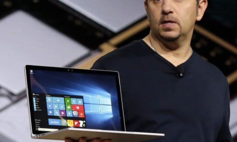 הבכור של מיקרוסופט. Surface Book [צילום: AP/Richard Drew]