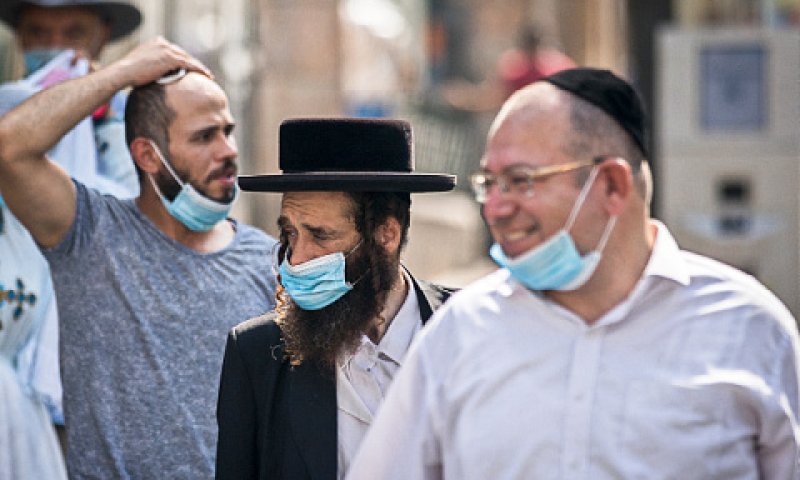 הקדימו קניות לחגים [צילום: יונתן זינדל/פלאש 90]