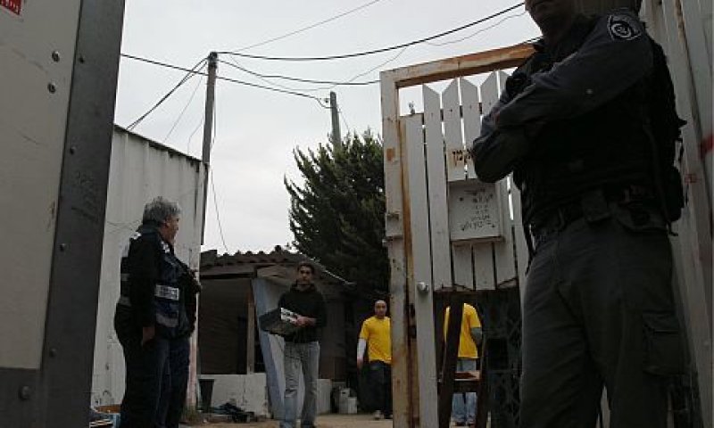 פינוי תושבים מכפר שלם [צילום: פלאש 90]