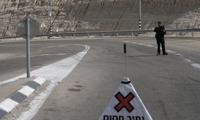 כבישי האזור נחסמו [צילום: מוחמד אילעין/AP]