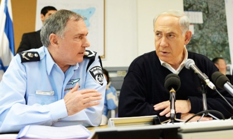 דנינו ונתניהו. לא כרגע [צילום: פלאש 90]