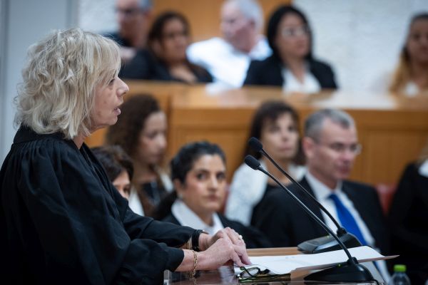 החלטה דרמטית המעוררת קושי רב [צילום: יונתן זינדל/פלאש 90]
