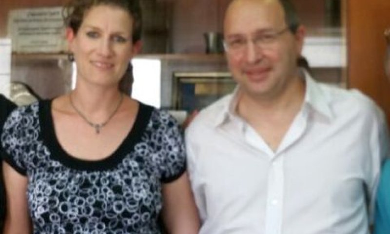 יו"ר ההסתדרת אבי ניסנקורן ונציגת פראט אנד ויטני האמריקנית מיה ריצ'רסון
