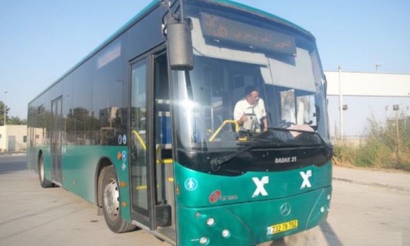 גרסאות סותרות סביב התקרית בקו 966 [צילום: רנא זועבי]