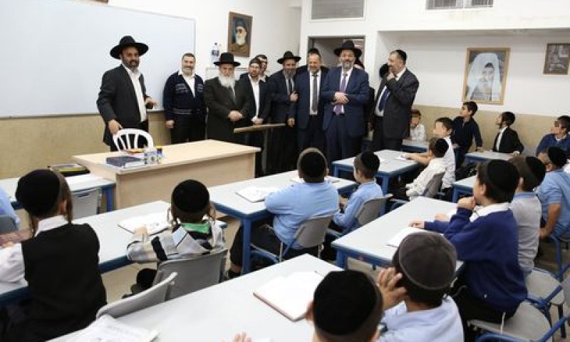 "עסקה משתלמת" [צילום: יעקב כהן/פלאש 90]