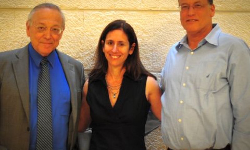 מימין לשמאל: פרופ' ישי בר, פרופ' שרון רבין-מרגליות ופרופ' אוריאל רייכמן [צילום: מיטל איטקיס]