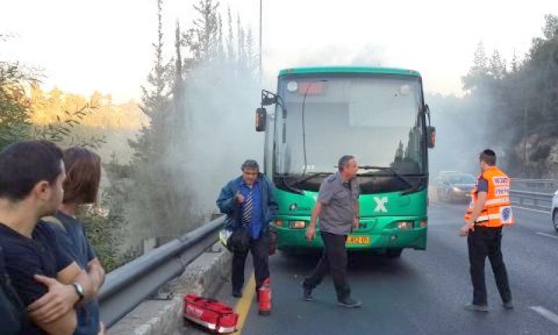 מדי יומיים וחצי בממוצע עולה באש אוטובוס