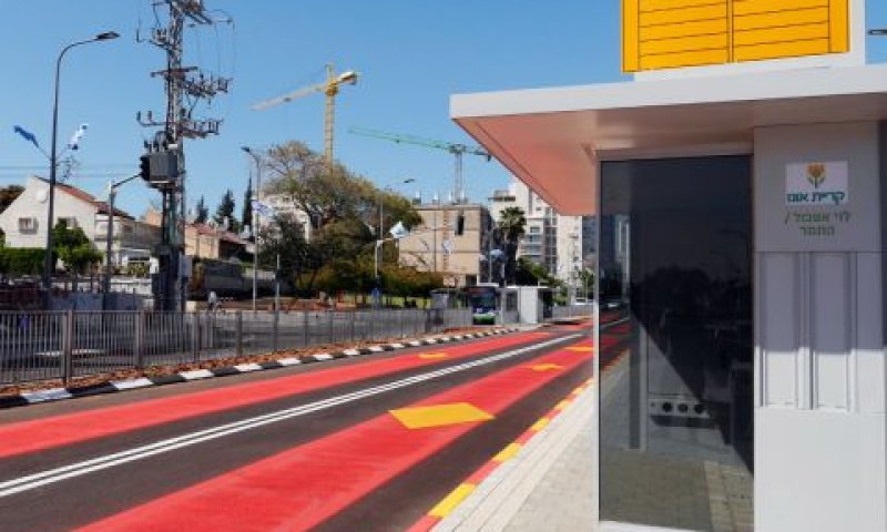 נתיבי תחבורה ציבורית בקרית אונו [צילום: לביא תצלומי אוויר]