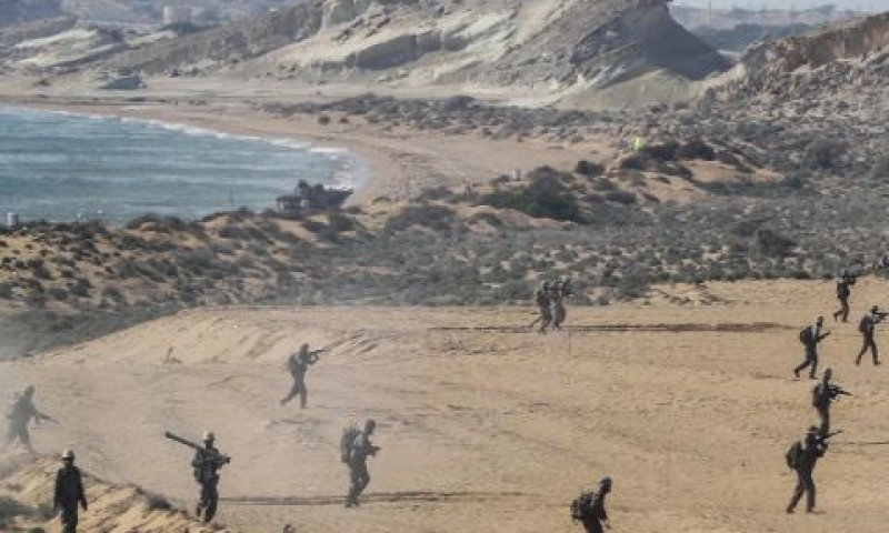 תמרון צבא אירן בקשם [צילום: סוכנות תסנים]