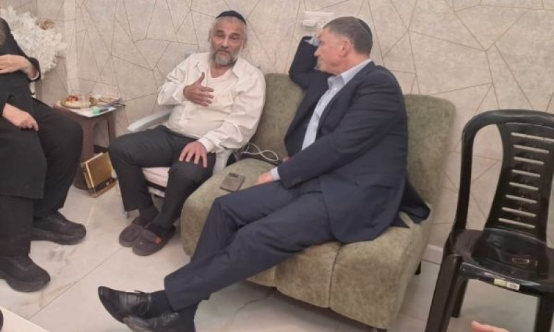 אדלשטיין בביקור ניחומים אצל אבוטבול
