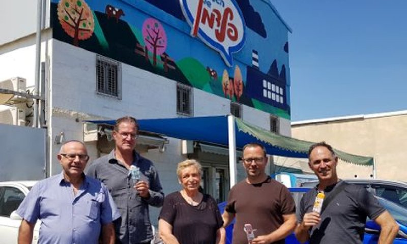 מימין לשמאל: שי שלו, ריצי הנטר,דינה שלו, דרור אשל וחיים הובר [צילום: סטוד]