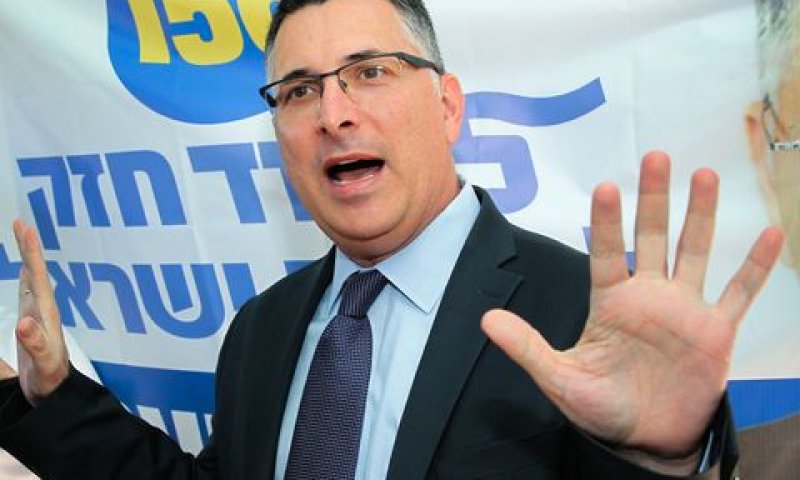 צייץ במהירות. גדעון סער [צילום: פלאש 90]
