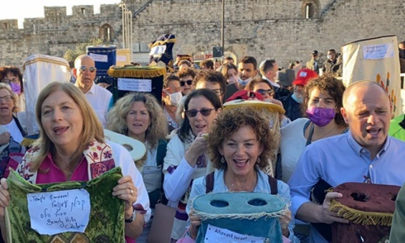 ההפגנה הבוקר סמוך לכותל המערבי [צילום: נשות הכותל]