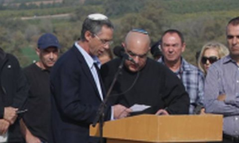 "ארבע שנות עבודה" [צילום: פלאש 90]