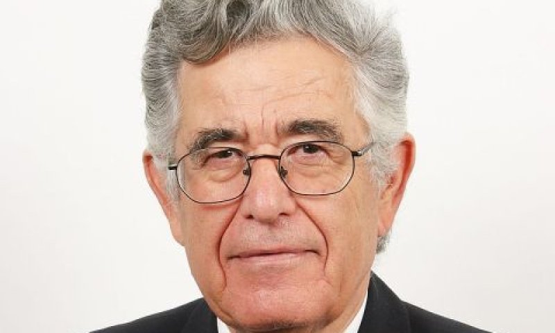 הפרופסור משה שרון, יו"ר הוועדה