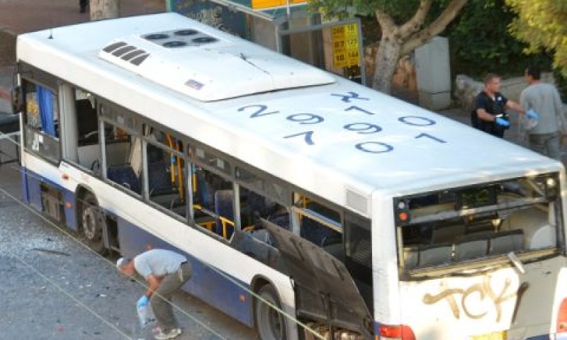 הפיגוע בקו 240 [צילום: פלאש 90]
