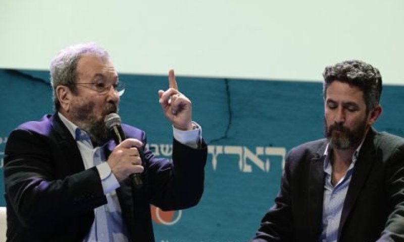 אורי משגב ואהוד ברק בוועיד הארץ [צילום: תומר נויברג/פלאש 90]