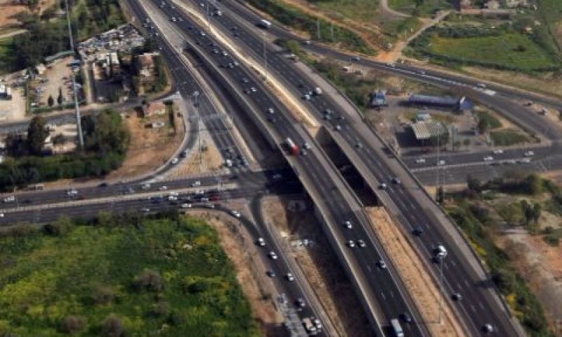 תאונה בכביש 4 [צילום: קובי גדעון, פלאש 90]
