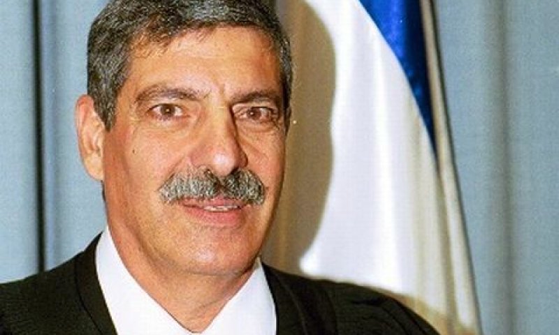השופט שהם. להחמיר בענישה בעבירות צווארון לבן [צילום: בוצ&acute;צ&acute;ו]
