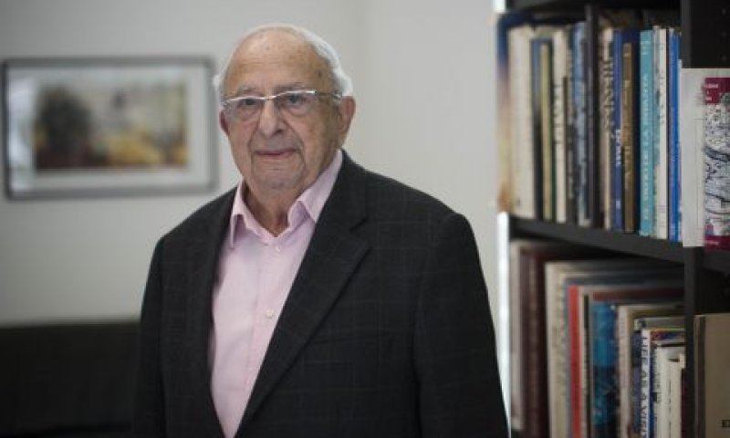 קשר הדוק [צילום: יונתן זינדל, פלאש 90]