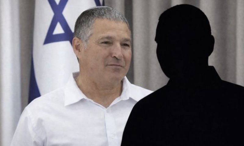 נ'. תפקידים מגוונים בשטח ובמטה