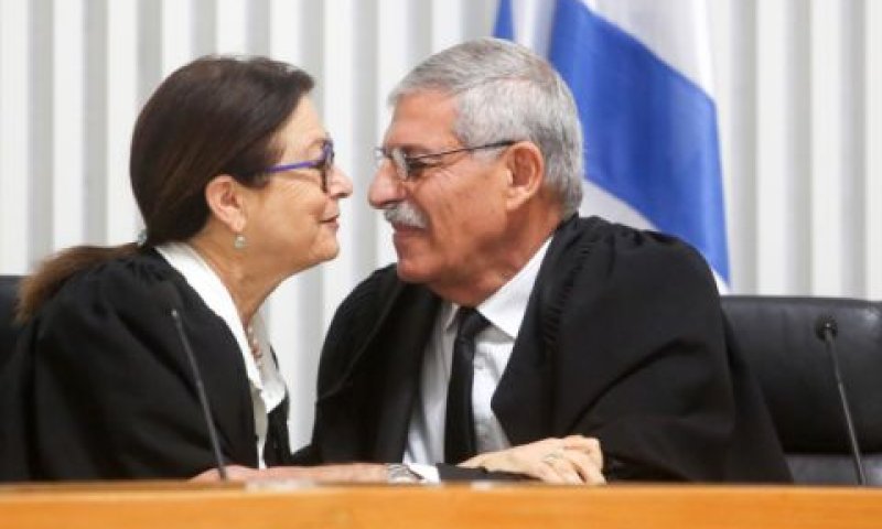 חיות ושהם בטכס הפרישה [צילום: מארק ישראל סלם, פלאש 90]