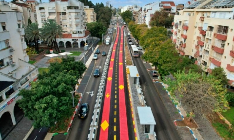 נתיב התחבורה הציבורית החדש בכפר סבא [צילום: לביא תצלומי אוויר]