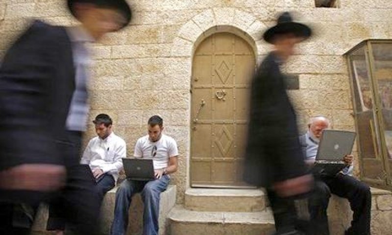 לכ-41% מהחרדים יש מחשב בבית [AP]