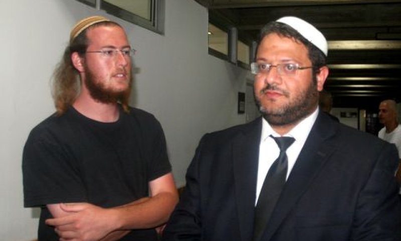 עו"ד איתמר בן-גביר ומרשו אלחנן גרונר [צילום: רוני שיצר/פלאש 90]
