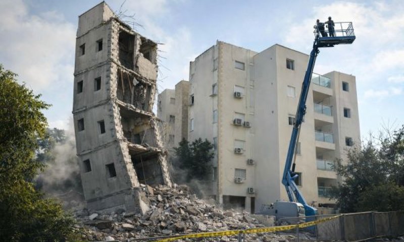 מגדל ממ"דים מסכן חיים [עיבוד AI]