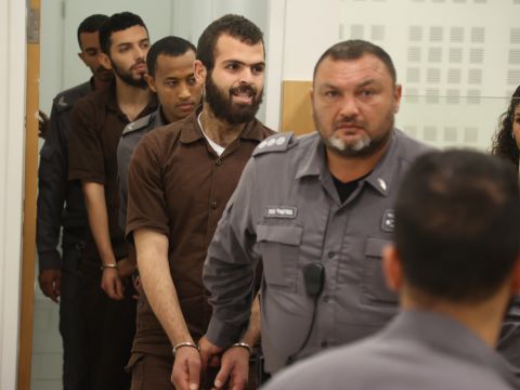 4,200 ישנים על הרצפה [צילום: פלאש 90]
