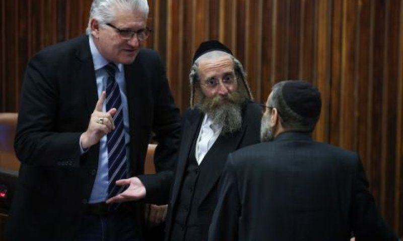 משה גפני, יעקב טסלר, אלי אבידר [צילום: נועם מושקוביץ/דוברות הכנסת]