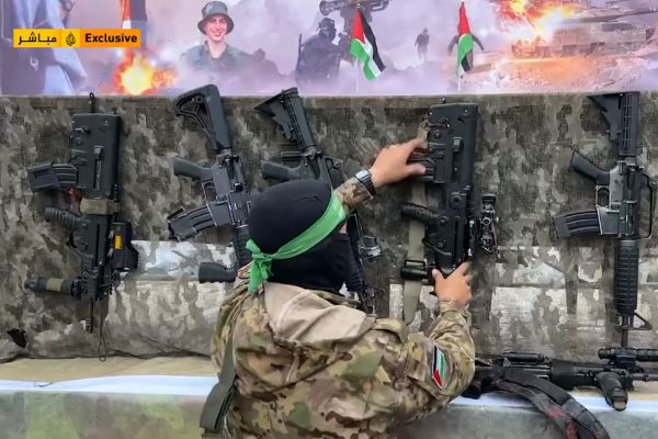 נשק של צה"ל שנתפס שלל ע"י חמאס [צילום: לפי סעיך 27א]