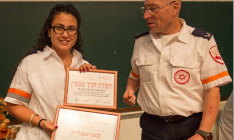 חניכה מצטיינת בתאל בוגנים [צילום: שחר חזקלביץ]