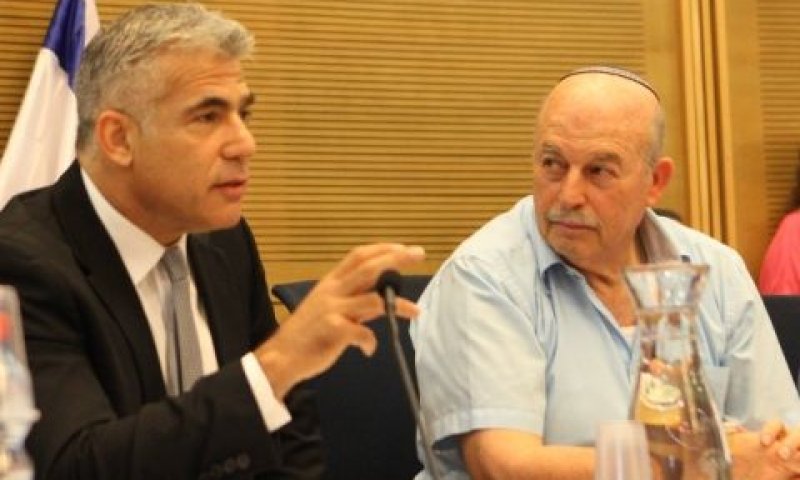סלומינסקי ולפיד. לא יכיר את החוק שלו [צילום: דוברות הכנסת]