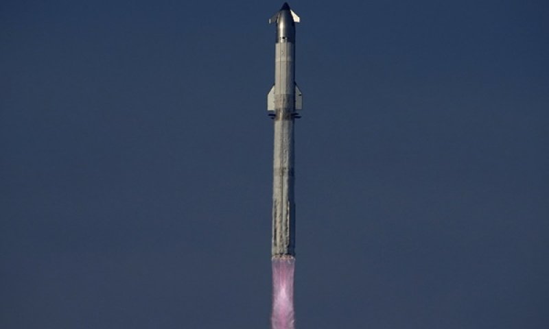 המראת SpaceX אתמול [צילום: אריק גיי, AP]