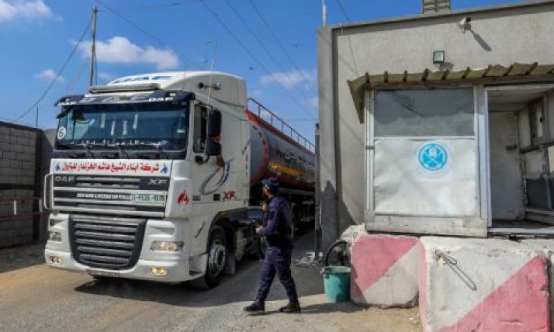 מעבר סחורה [צילום: עבד אל-רחים חטיב/פלאש 90]