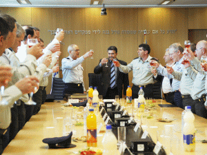 הרמת הכוסית בפורום מטכ"ל