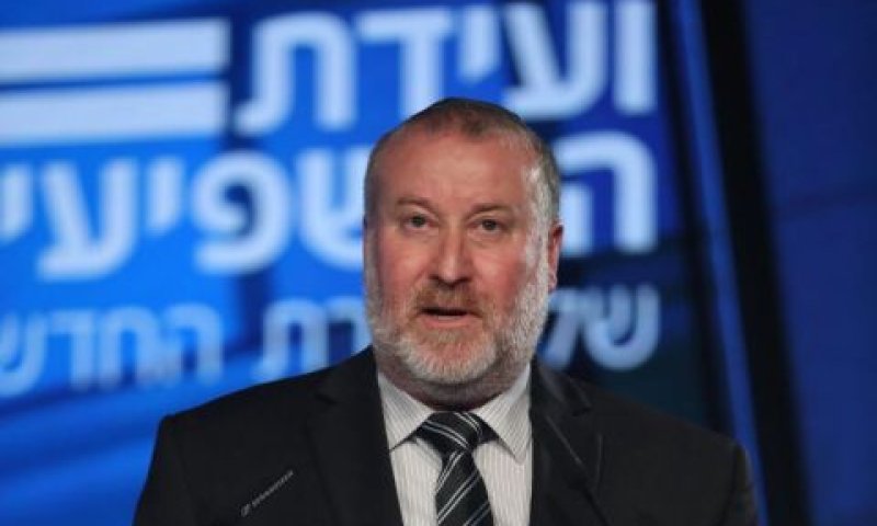 מנדלבליט. מגבה את ניצן [צילום: אבשלום ששוני וגדעון מרקוביץ']