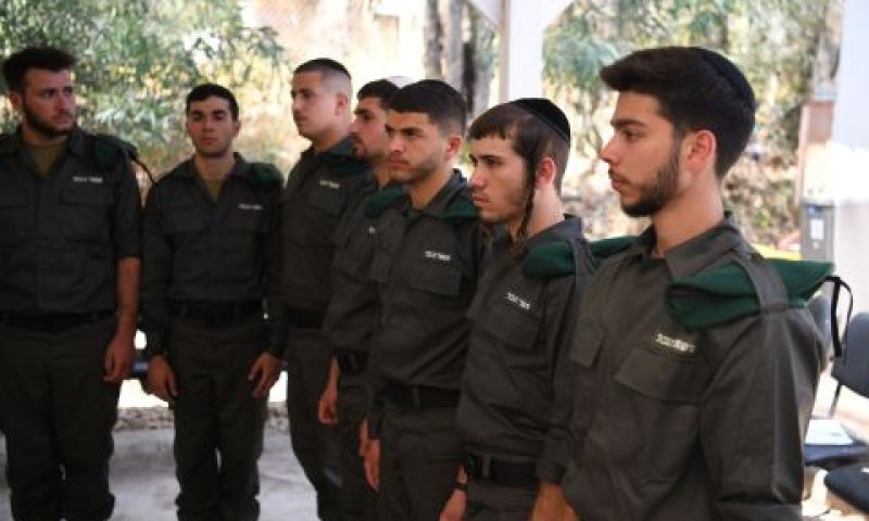 גויסו בשיתוף פעולה עם צה"ל [צילום: דוברות המשטרה]