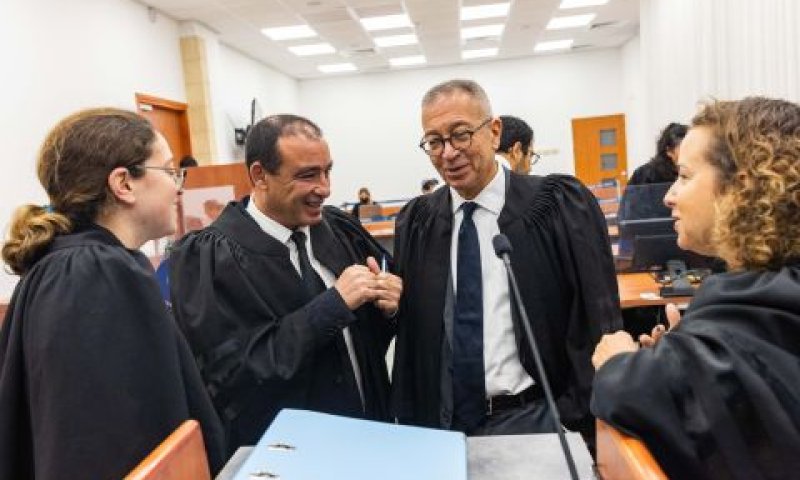 התביעה וההגנה בתיק 4000 [צילום: אוליביה פיטוסי, פלאש 90]