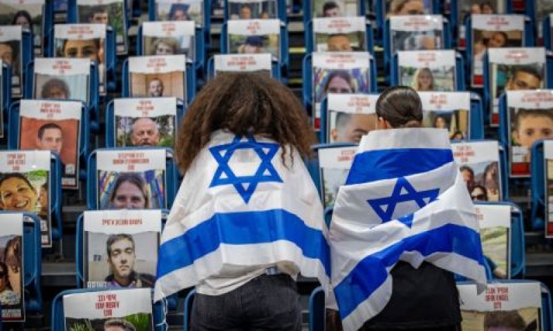 ציפייה דרוכה לשובם [צילום: אורן בן-חקון/פלאש 90]
