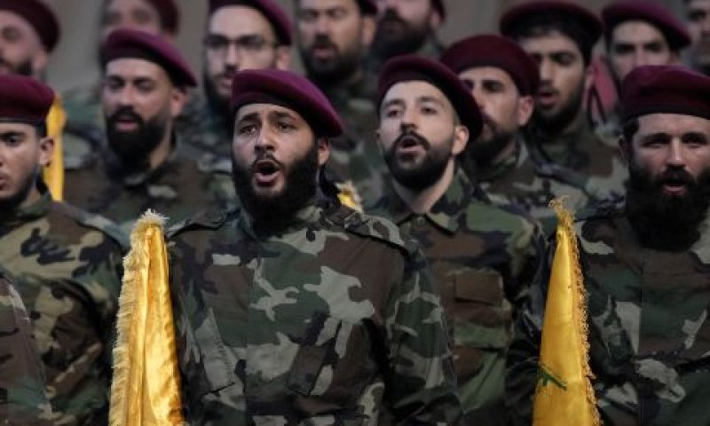 דריכות והיערכות [צילום: חוסיין מלא/AP]