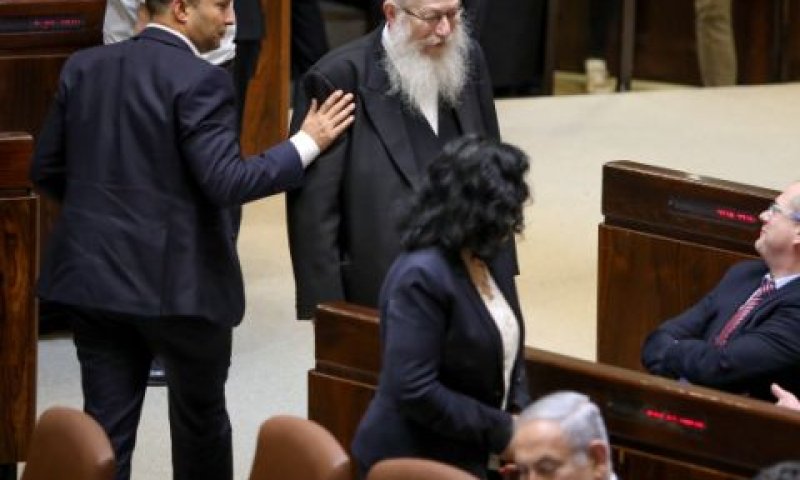 בנט במליאה. ניסיון להגיע להסכמה [צילום: נועם רבקין פנטון/פלאש90]