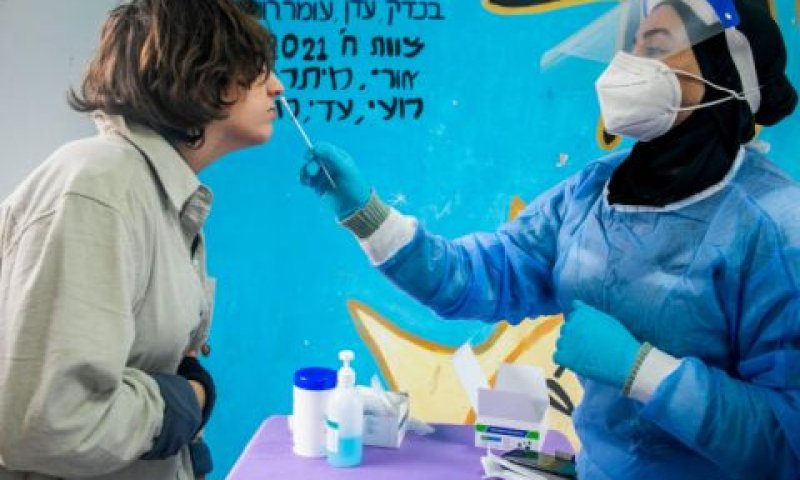 בדיקת קורונה בבית חשמונאי [צילום: יוסי אלוני/פלאש 90]