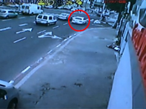 תיעוד עבירת התנועה [צילום: מתוך סרטון האבטחה]