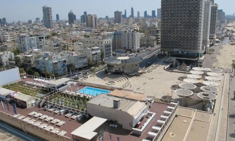 כיכר אתרים. להפוך קולנוע לאולם אירועים [צילום: מיכאל יעקובסון]