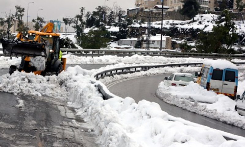 עבודות פינוי השלג הסתיימו [צילום: פלאש 90]